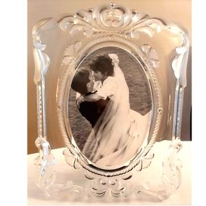 NIB Mikasa Princess Frosted Crystal Wedding Picture Frame - Holds 5x7 photo